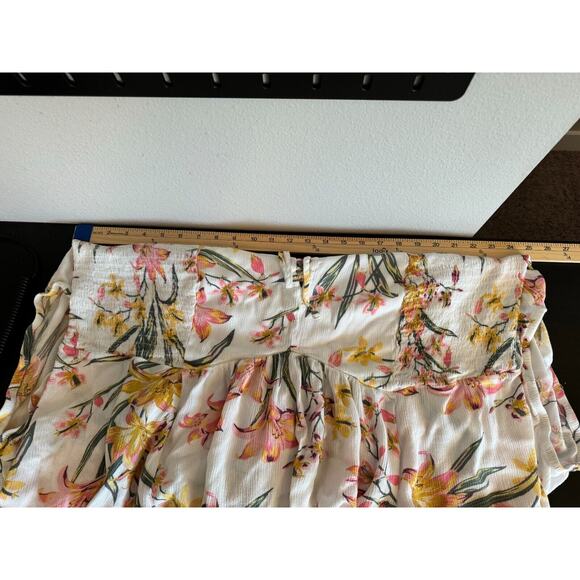 Torrid Top Womens Size 5X 5 White Short Sleeve Floral Smocked Boho Spring Flowy - Picture 8 of 11